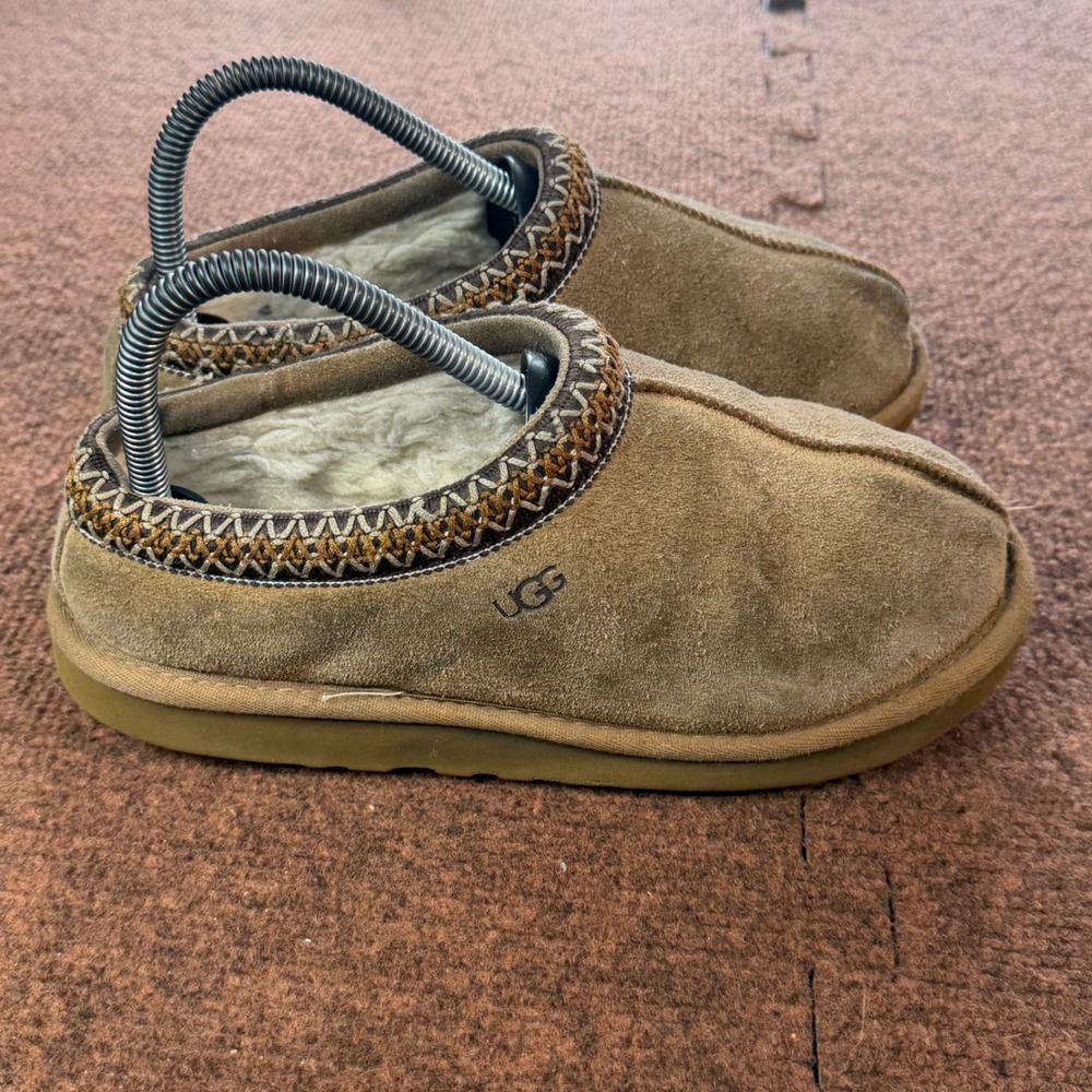 B- UGG Tasman Slipper Women 7 Chestnut Suede Shearling Braid Trim Brown 5955